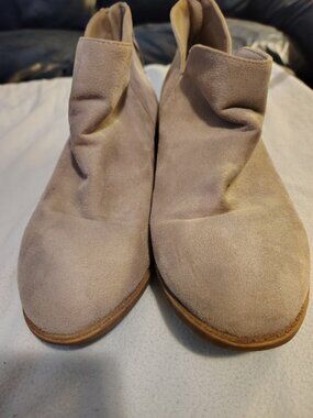 'Journee Collection' Gray Faux Suede Zip-Up Booties size 9 Taupe/Gray